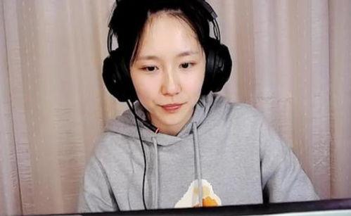 爱演明星网红,揭秘爱演明星网红的璀璨人生