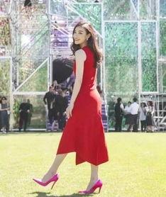 明星网红长裙,明星网红长裙演绎优雅魅力