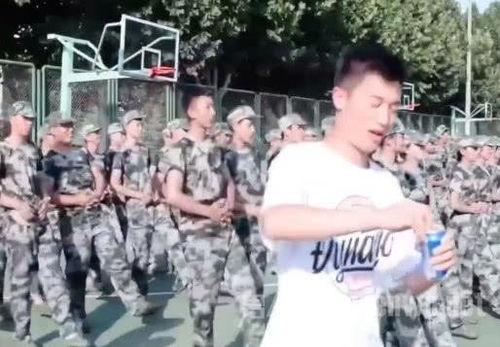 潍坊军训跳舞爆料吃瓜网,爆料吃瓜网揭秘幕后故事