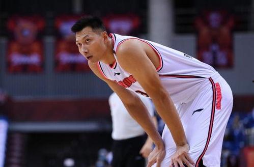 易建联被爆料吃瓜,揭秘篮球巨星背后的生活趣事