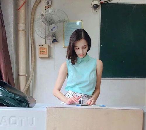 谢姐在学校吃瓜爆料,揭秘校园那些事儿